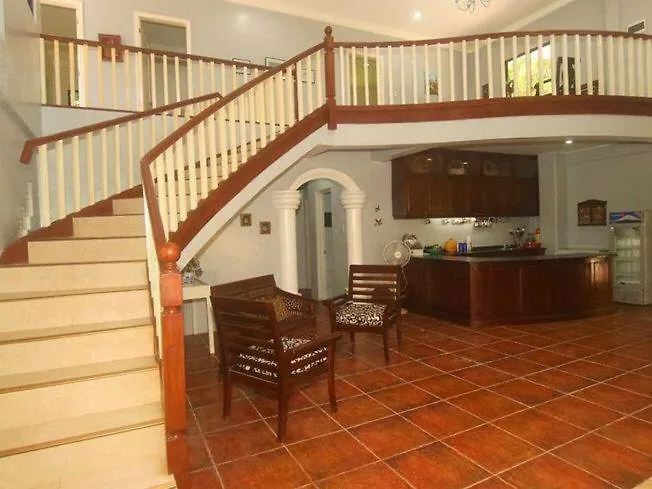 Вилла 5 Bedroom House In Poblacion Cebu Compostela (Cebu)
